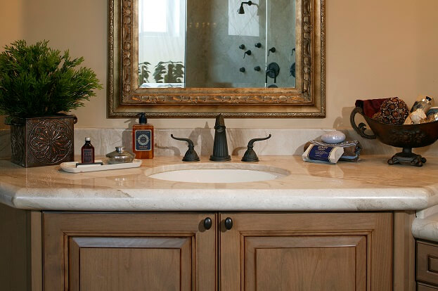 bathroom marble backsplash